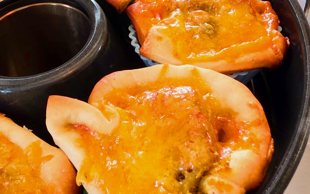 Currywurst Snack aus dem Omnia Campingbackofen