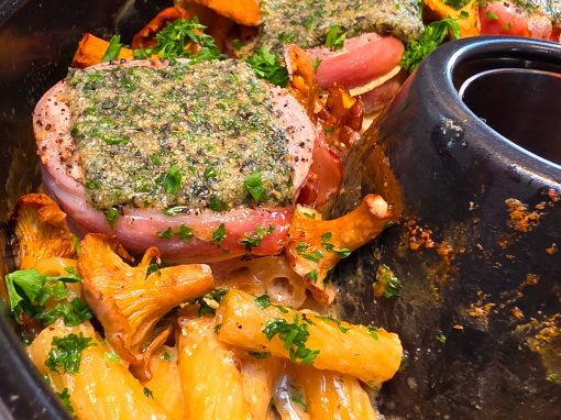 Cremige Pfifferling Pasta mit zartem Schweinefilet One Pot aus dem Omnia Campingbackofen