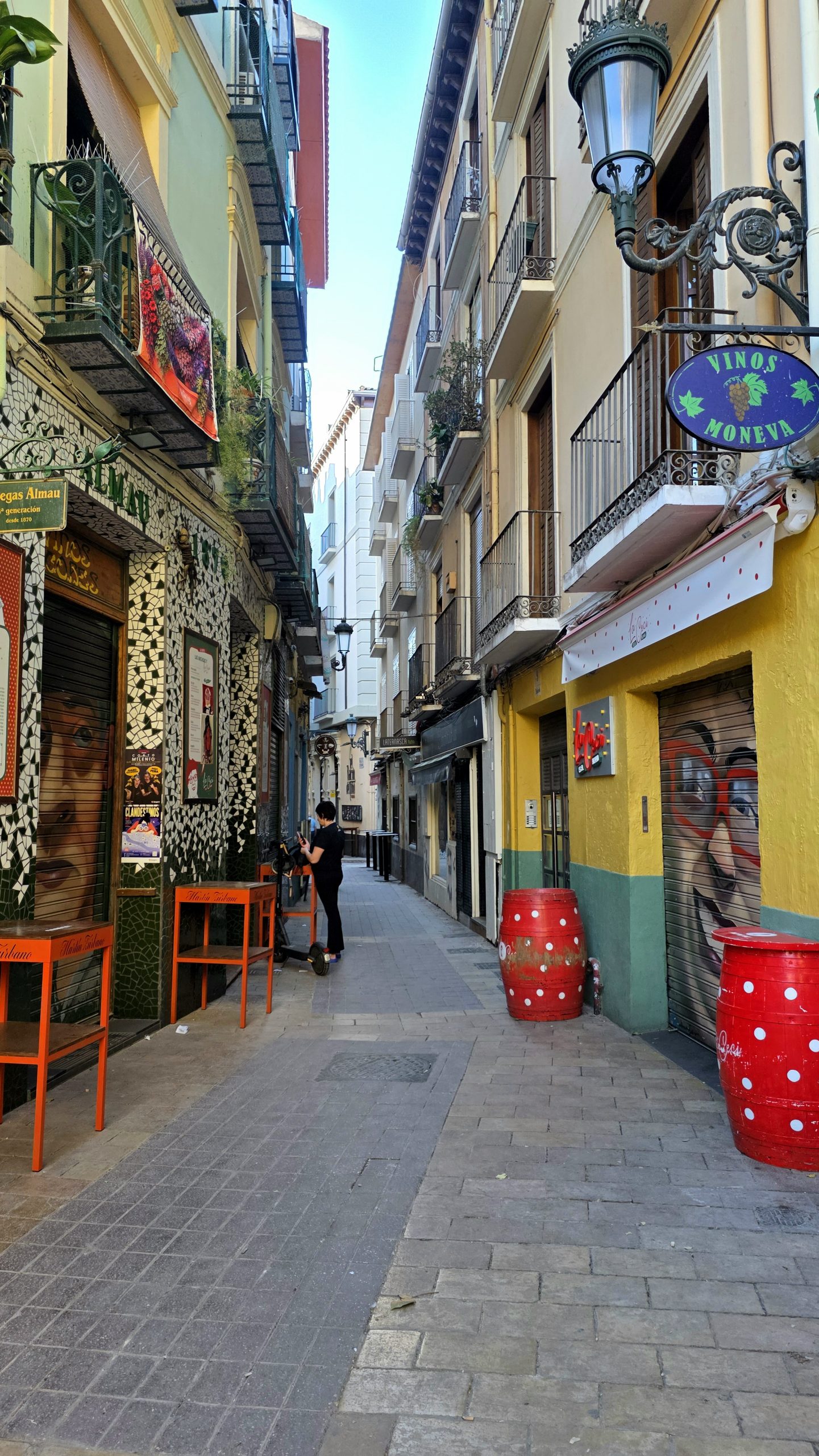 Straßen und historische Gebäude in Zaragoza
