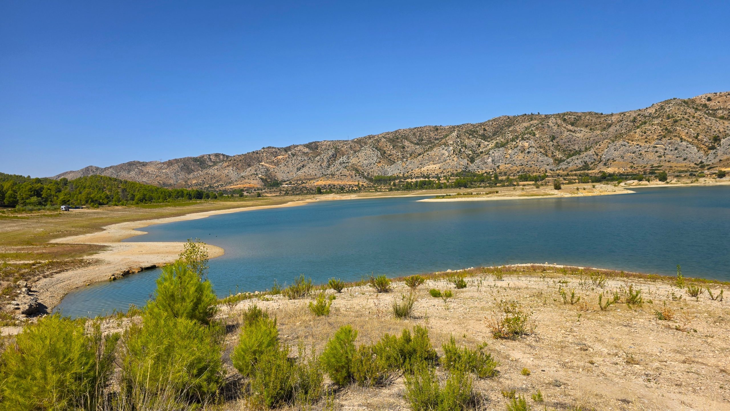 Landschaft am Stausee von Calanda