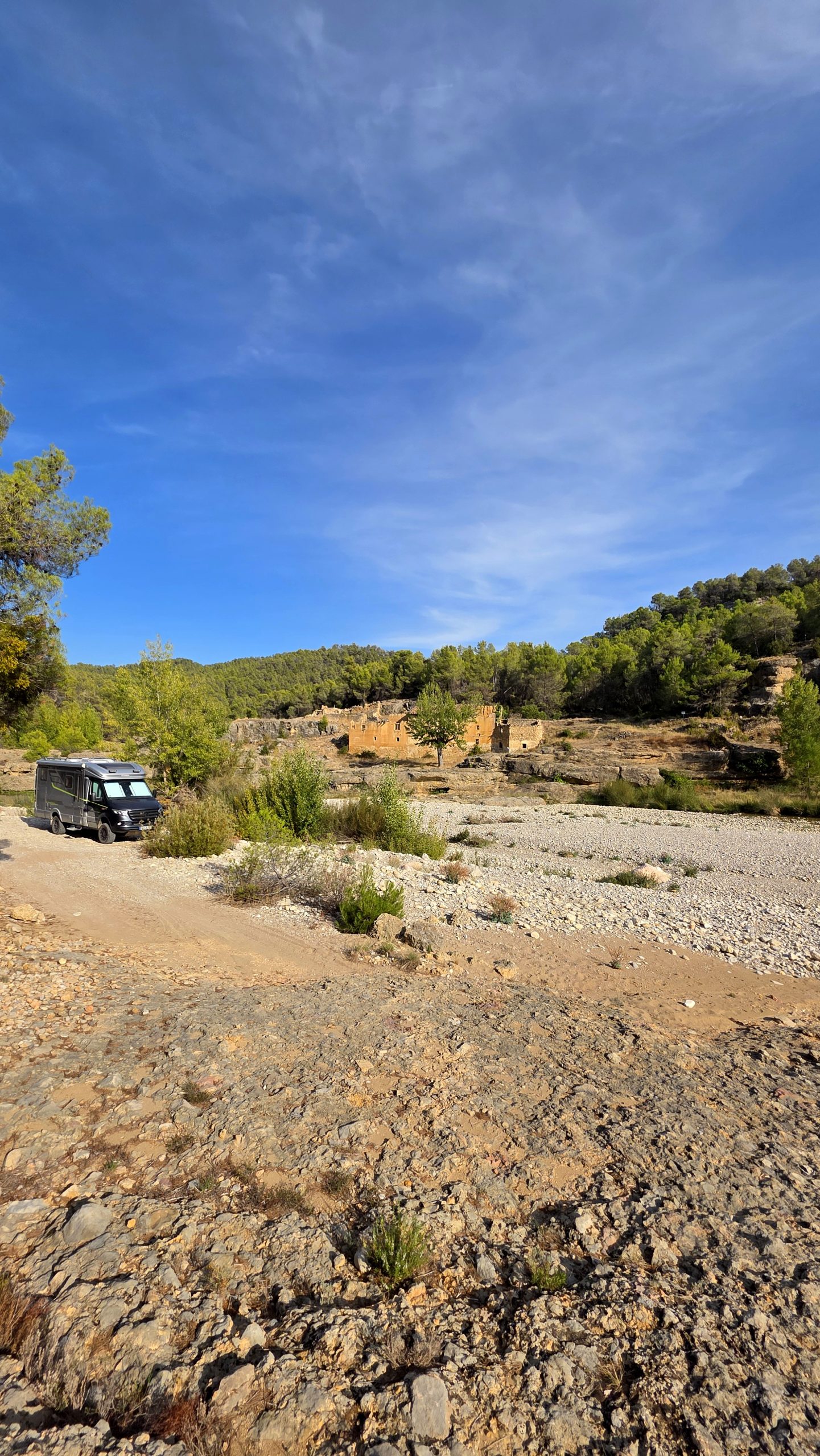 Natur und Flusslandschaft am Río Bergantes bei Zorita del Maestrazgo