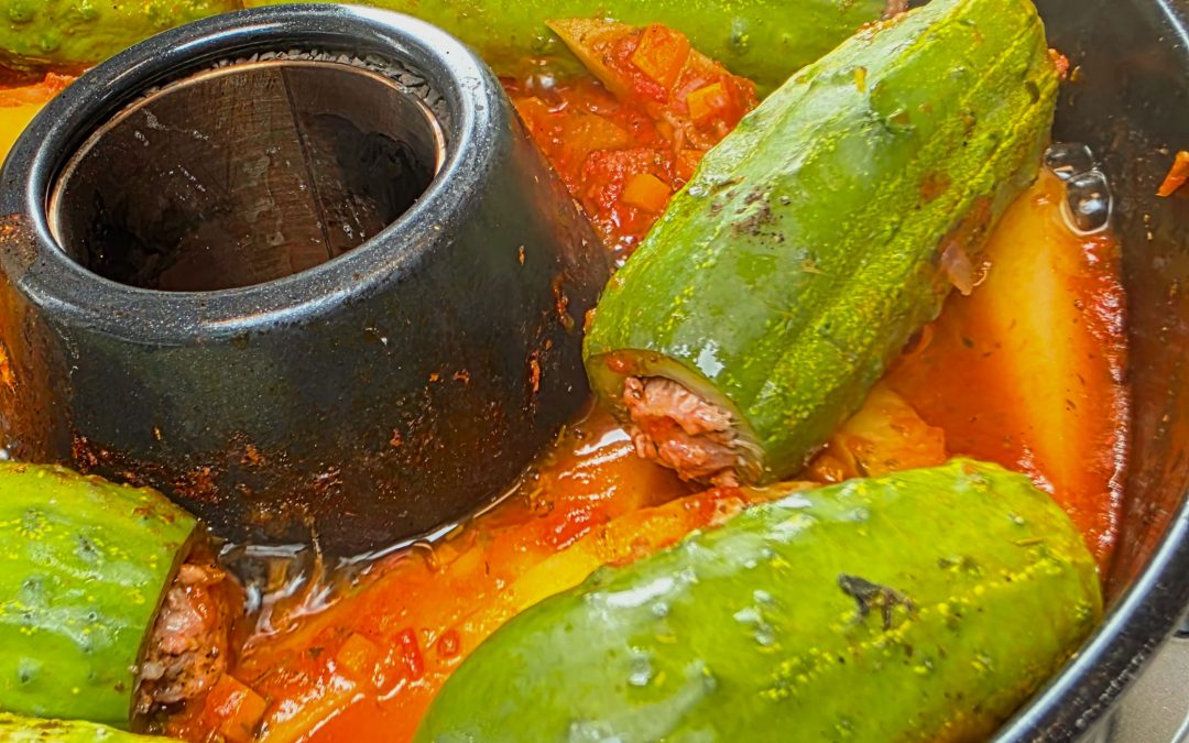 gefüllte Gurken aus dem Omnia Campingbackofen