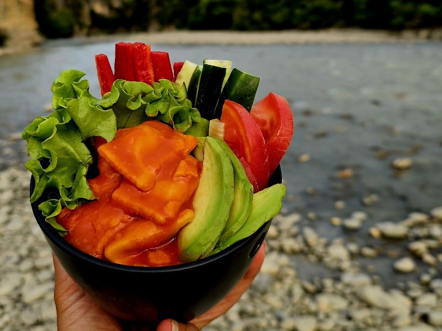 Camper Bowl mit Ravioli aus der Dose