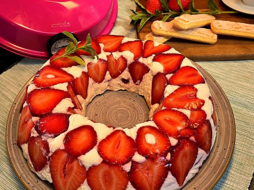 Erdbeertorte aus dem Omnia Campingbackofen