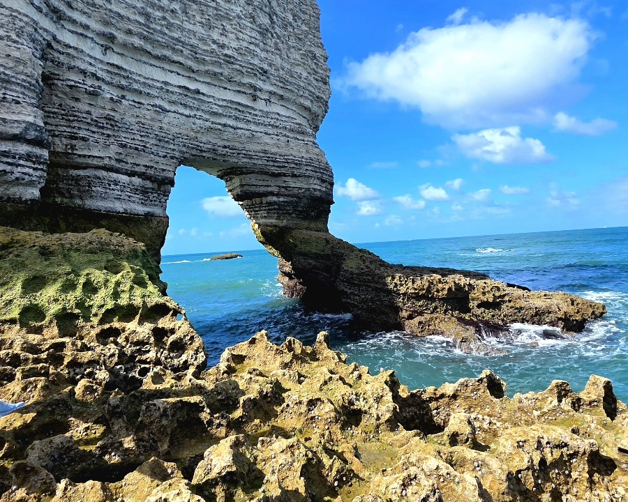 Kreidefelsen von Étretat an der französischen Atlantikküste