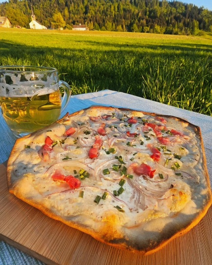 Flammkuchen vom Big Green EGG MiniMax /Grill