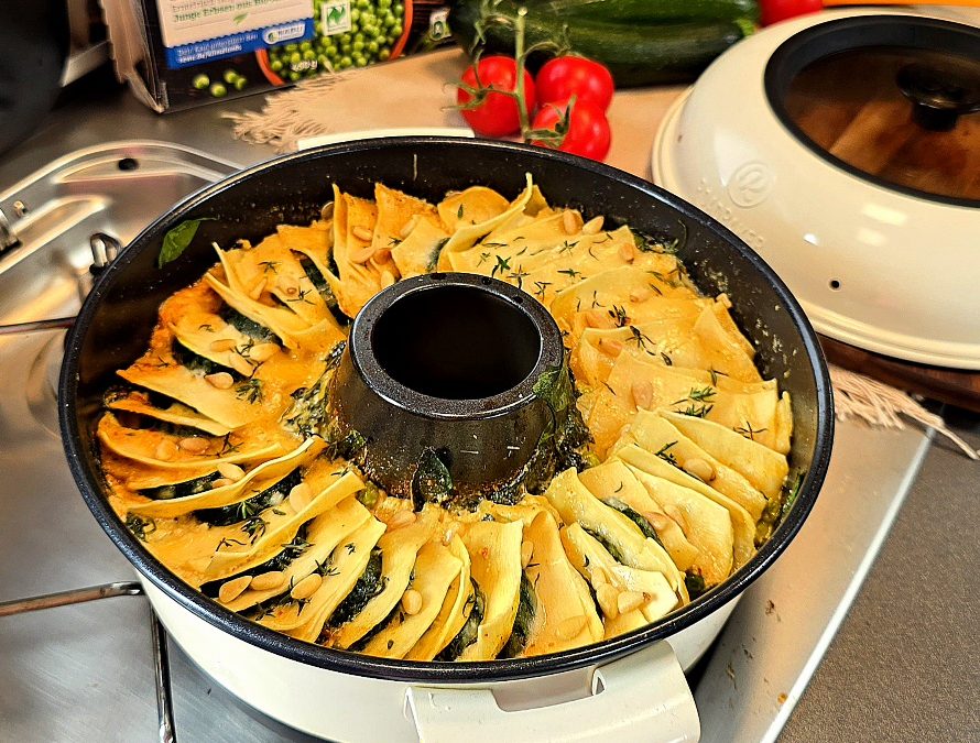 Grüne Sommer-Lasagne mit Spinat, Erbsen und Ricotta aus dem RoadBaker