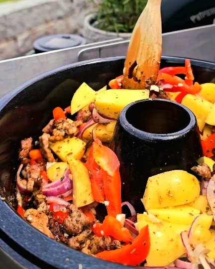 Gyros Kartoffel One Pot aus dem Petromax Campingbackofen