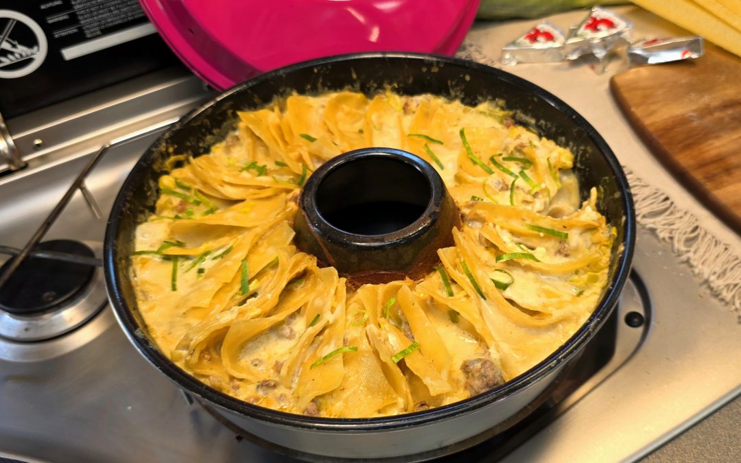 Käse-Lauch-Suppen-Lasagne mit Hackfleisch und Käse aus dem Omnia