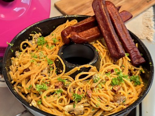 Landjäger-Spaghetti aus dem Omnia Campingbackofen