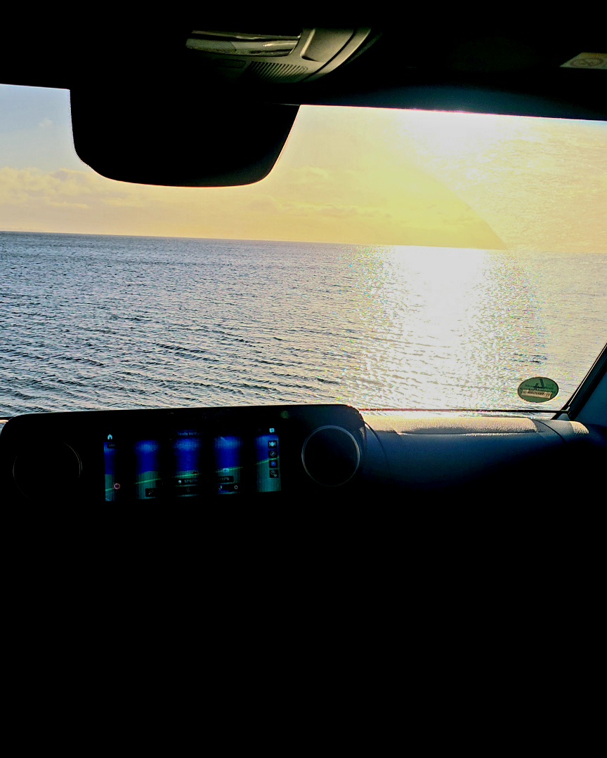 ohnmobil auf dem ruhigen Parkplatz in Vesløs am Limfjord am Neujahrstag 2026.