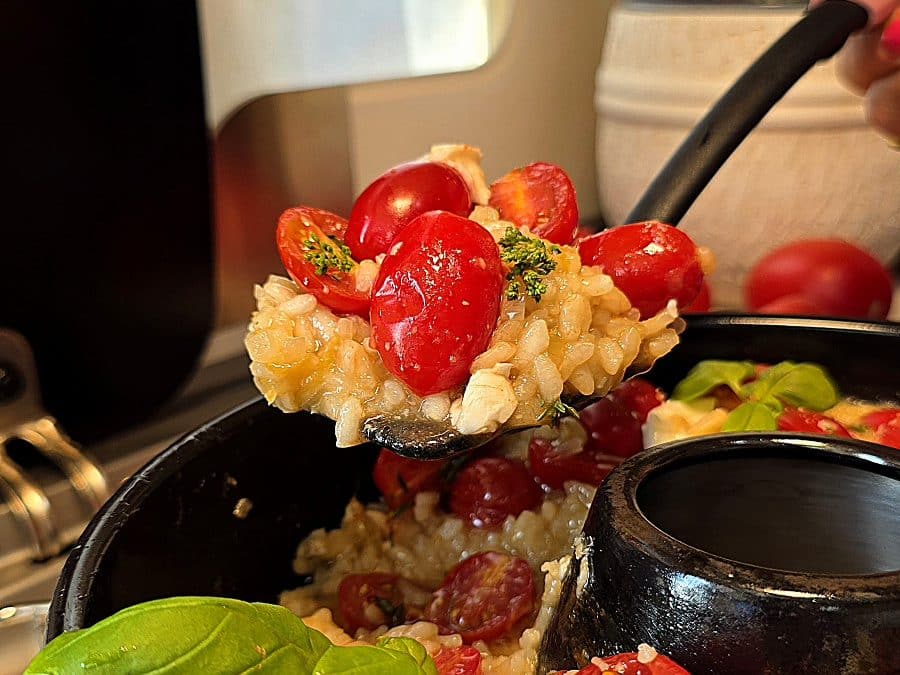 Ofenrisotto mit Bruschetta-Topping aus dem Omnia