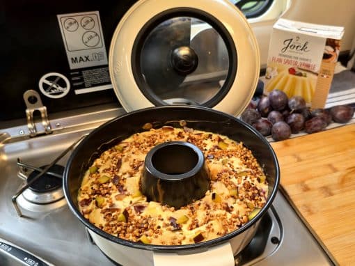 Schneller Quark-Zwetschgen-Kuchen aus dem RoadBaker – Knack & Back Kuchen für Faule Schneller Quark-Zwetschgen-Kuchen aus dem RoadBaker – Knack & Back Kuchen für Faule
