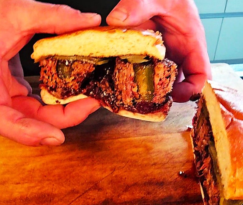 Rouladen Burger / Dutchoven / Big Green EGG MiniMax / Grill