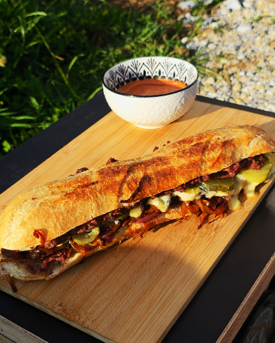 Smash Burger Baguette Big Green Egg Minimax Grill 